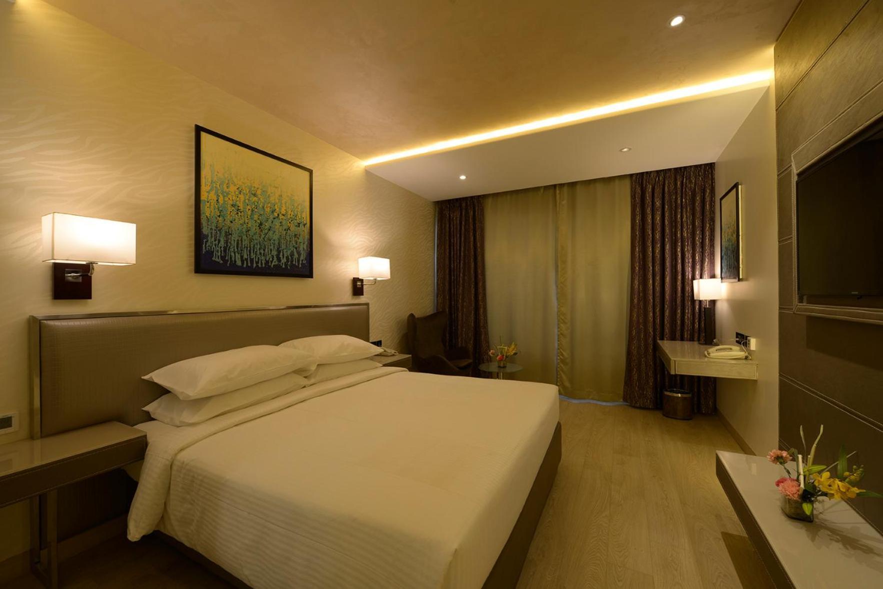Genesis Hotel Near Mumbai Airport Buitenkant foto