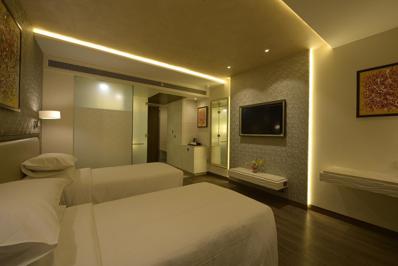 Genesis Hotel Near Mumbai Airport Buitenkant foto