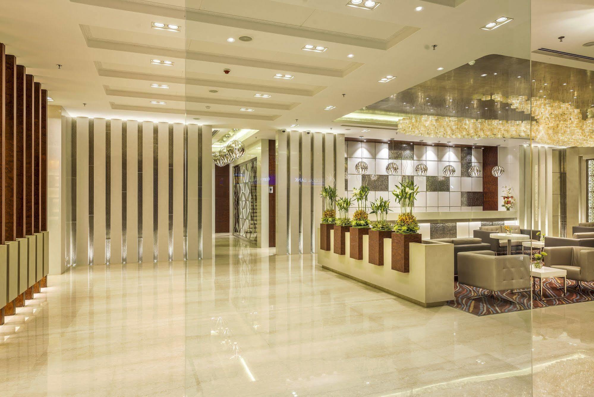 Genesis Hotel Near Mumbai Airport Buitenkant foto
